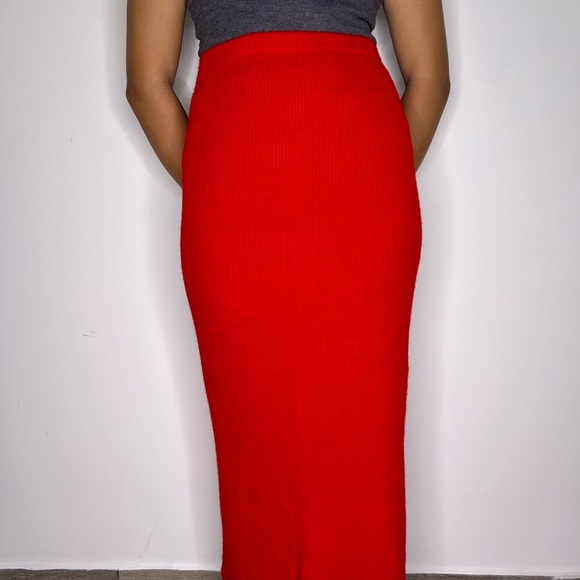 Vintage red maxi skirt with gold flame detail - Picture 3 of 4